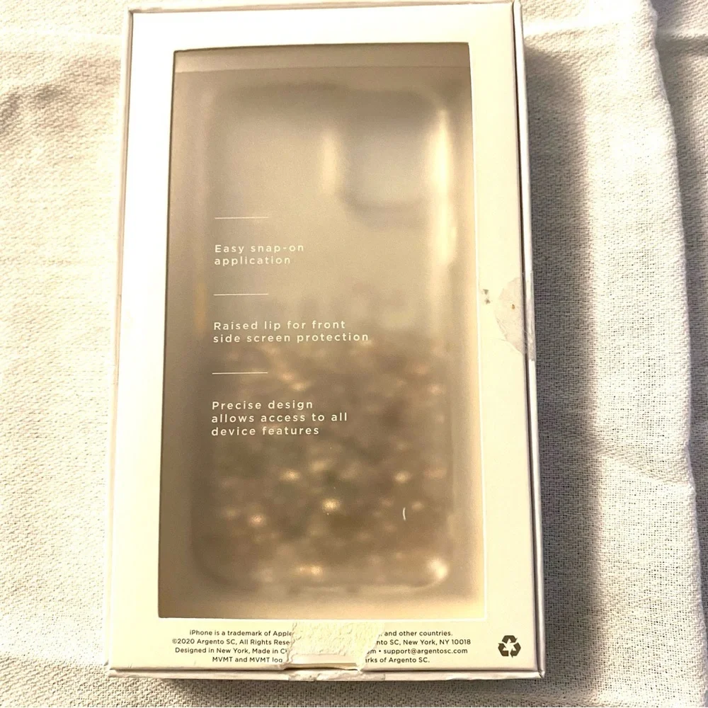 Cell phone cover fits iPhone 11 MVMT Glitz. Won’t slip out of your hand. NWT